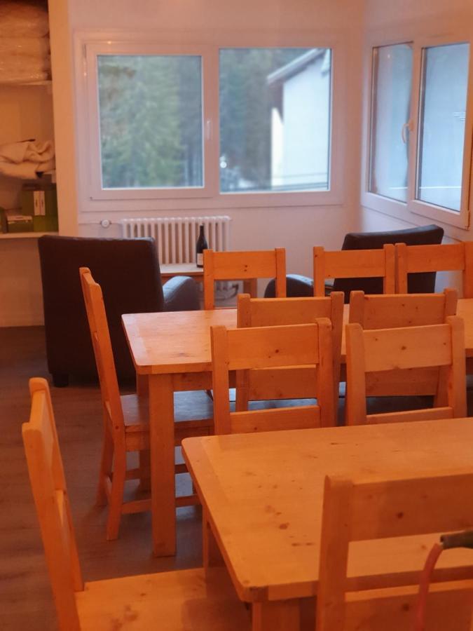 Chalet Jaune Charmant Som Sarcenas エクステリア 写真