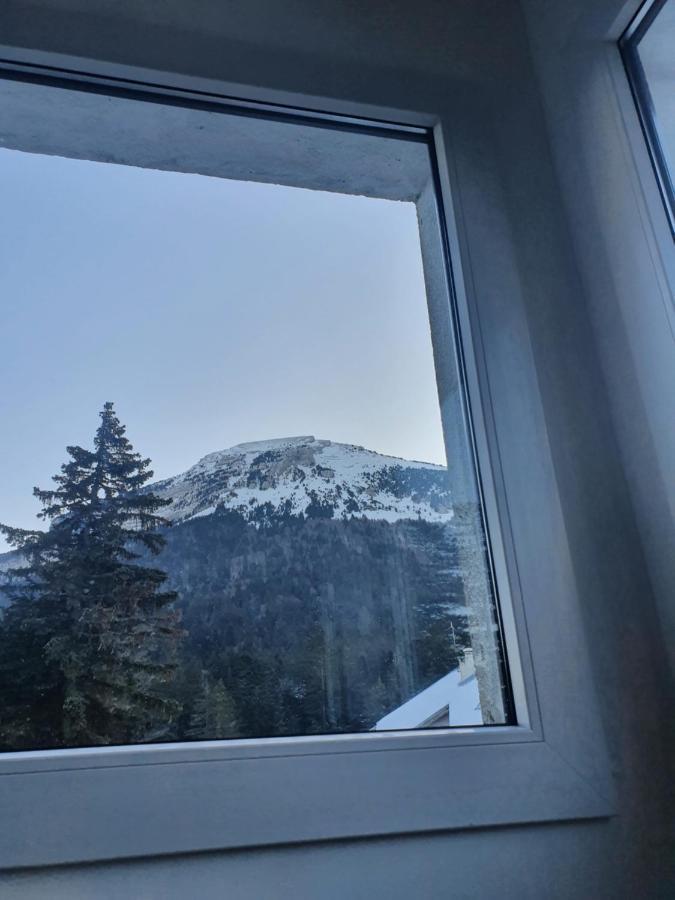Chalet Jaune Charmant Som Sarcenas エクステリア 写真